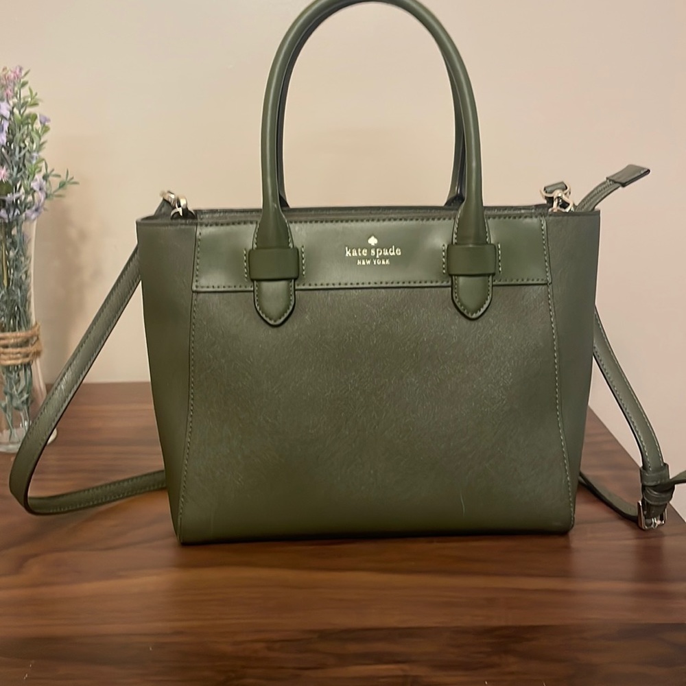 Kate spade purse with matching wallet